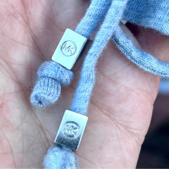 HOST PICK! 🆕Michael Kors Tencel Blouse Top Ruched Sleeve Hem Chambray Color - Picture 5 of 8